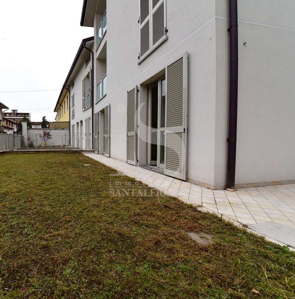 appartamento-con-giardino-privato-vendita-18-giardino-2182625.jpg