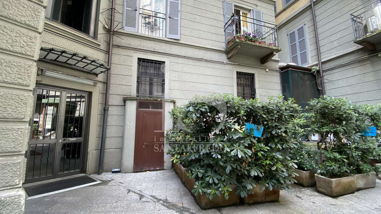 bilocale-arredato-milano-affitto-21-cortile-interno-2259104.jpg