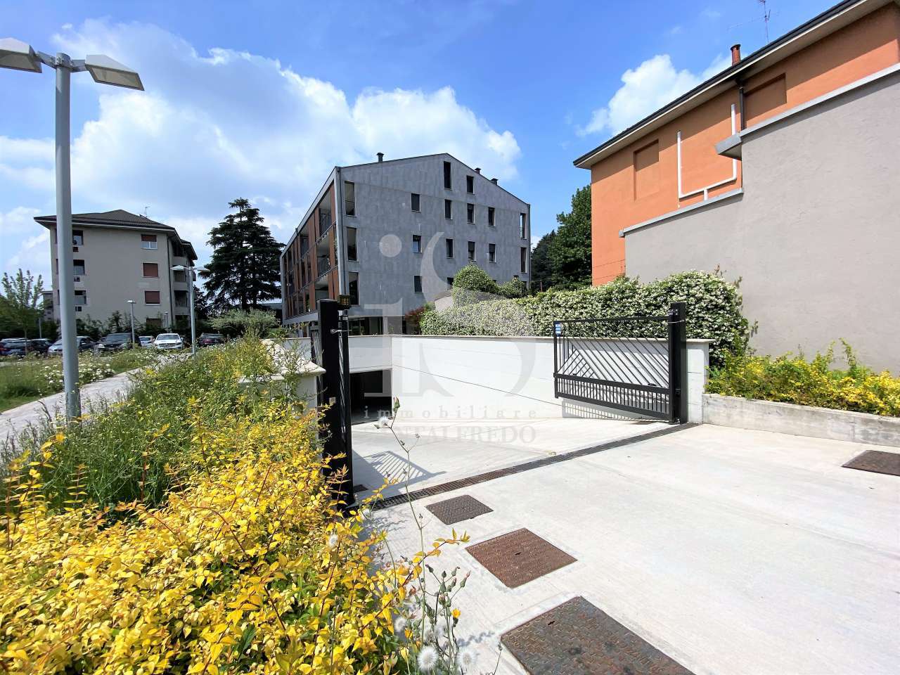 box-di-nuova-costruzione-monza-via-cavallotti-vendita-21-ingresso-carraio-2205487.jpg