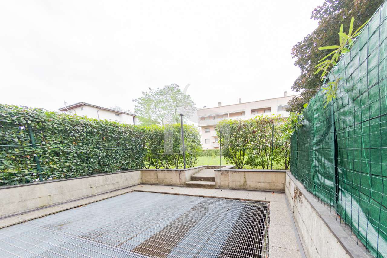 luminoso-e-silenzioso,-bilocale-ristrutturato-a-nuovo-e-arredato-vendita-8-giardino-2095144.jpg