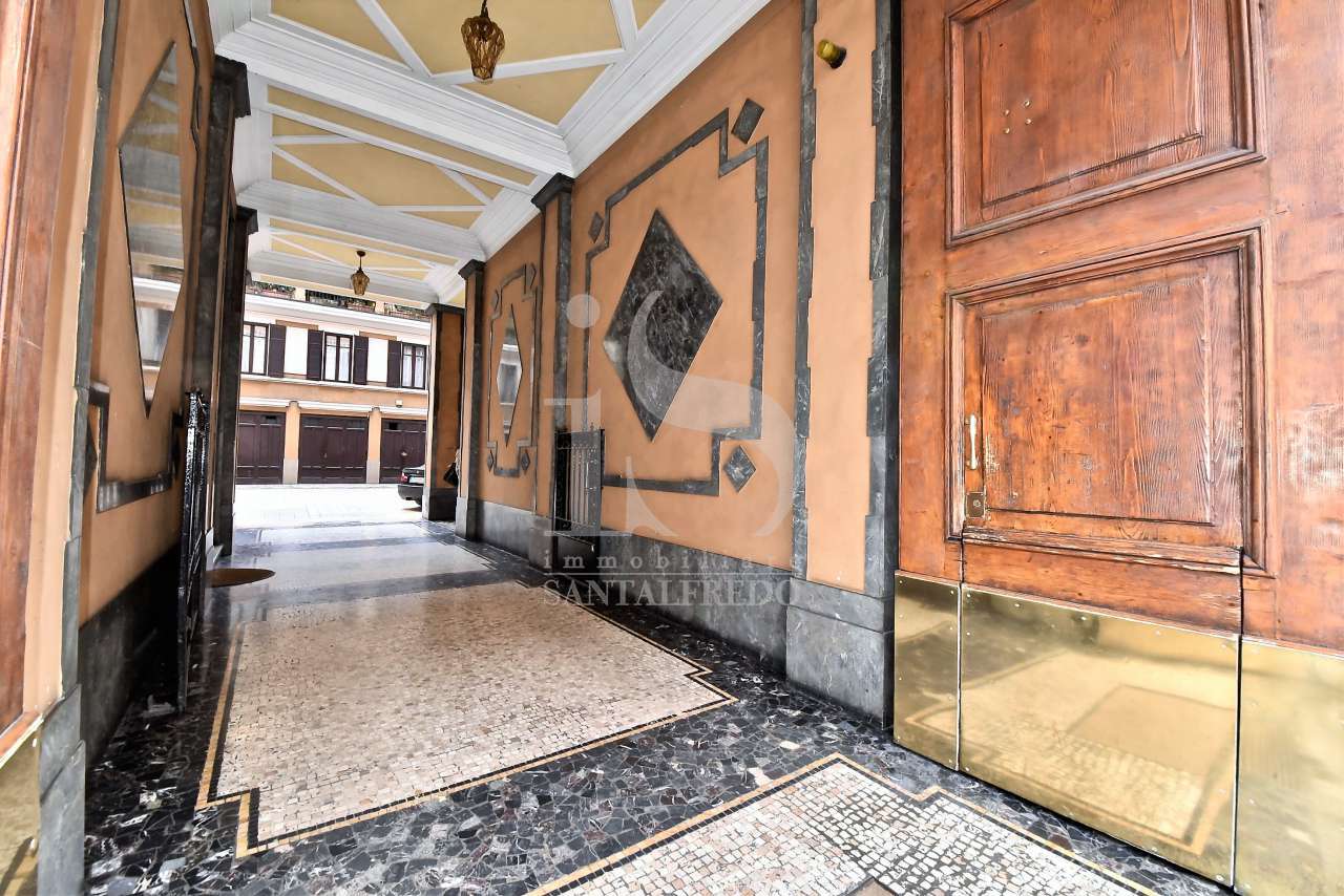 milano-bocconi—le-atmosfere-di-un-palazzo-d’epoca-in-un-appartamento-ristrutturato-a-nuovo–vendita-1-ingresso-2172201.jpg