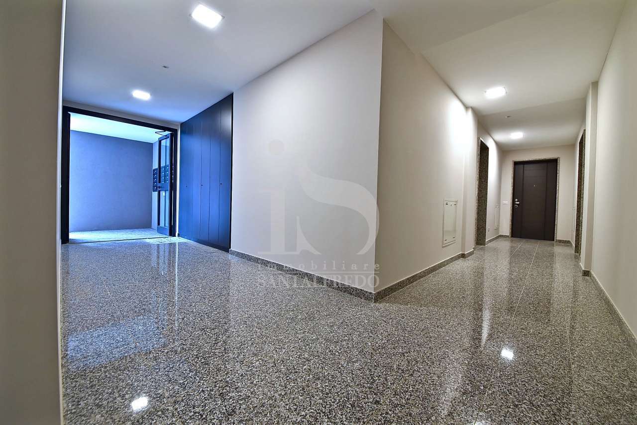 nuova-costruzione-quattro-locali-con-giardino-privato-vendita-11-ingresso-2252229.jpg