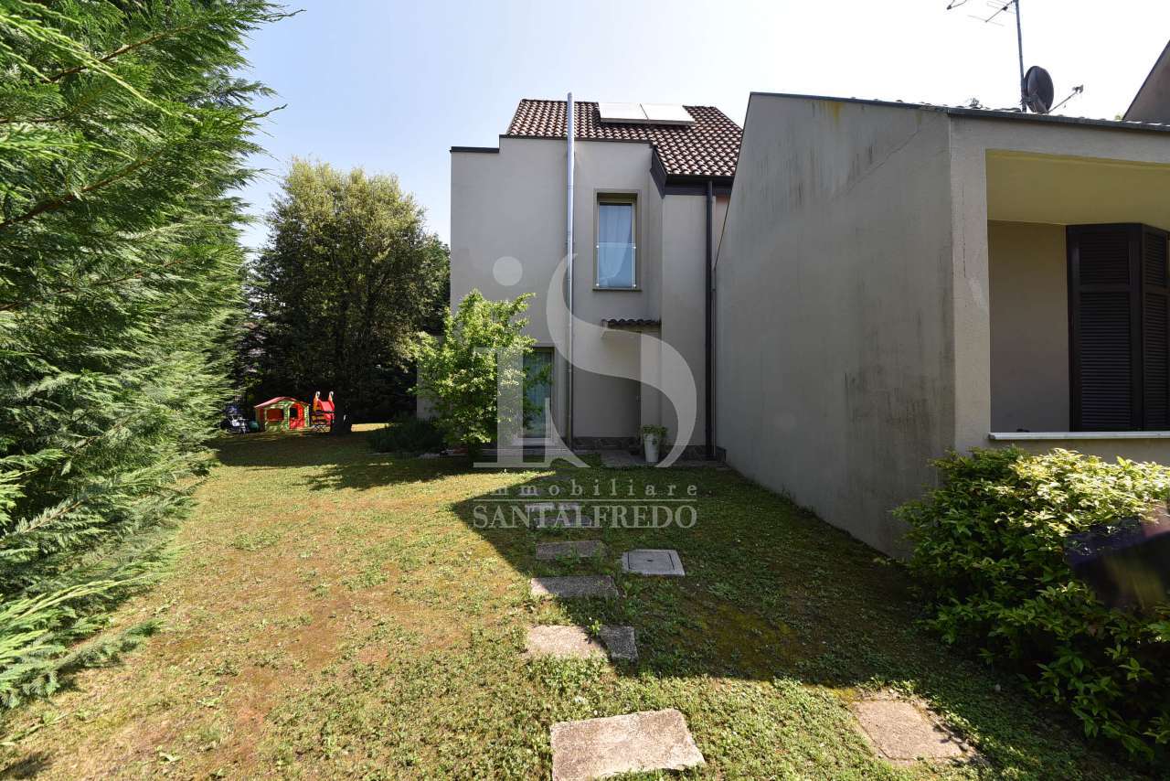 sodalizio-di-forme-e-colori-per-una-dimora-di-pregio-vendita-34-giardino-2220921.jpg