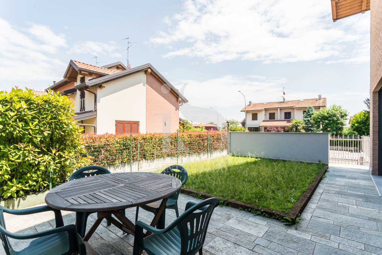 villa-moderna-vendita-23-facciata-1738347.jpg