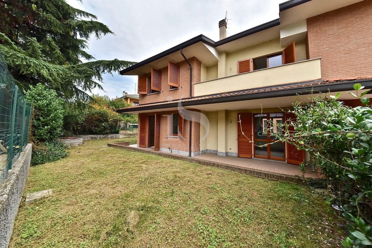 vimercate-nuova-villa-bifamiliare-pronta-consegna-vendita-1-facciata–2206978.jpg