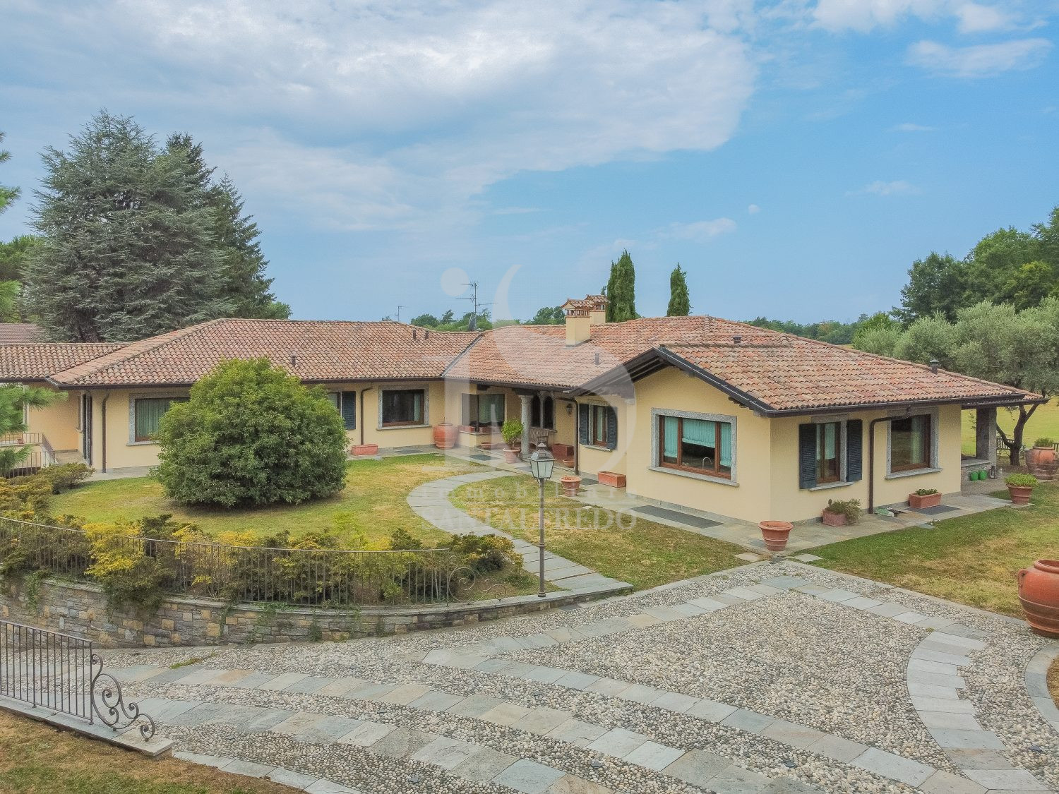 VILLA DI PREGIO COMO ITALIA